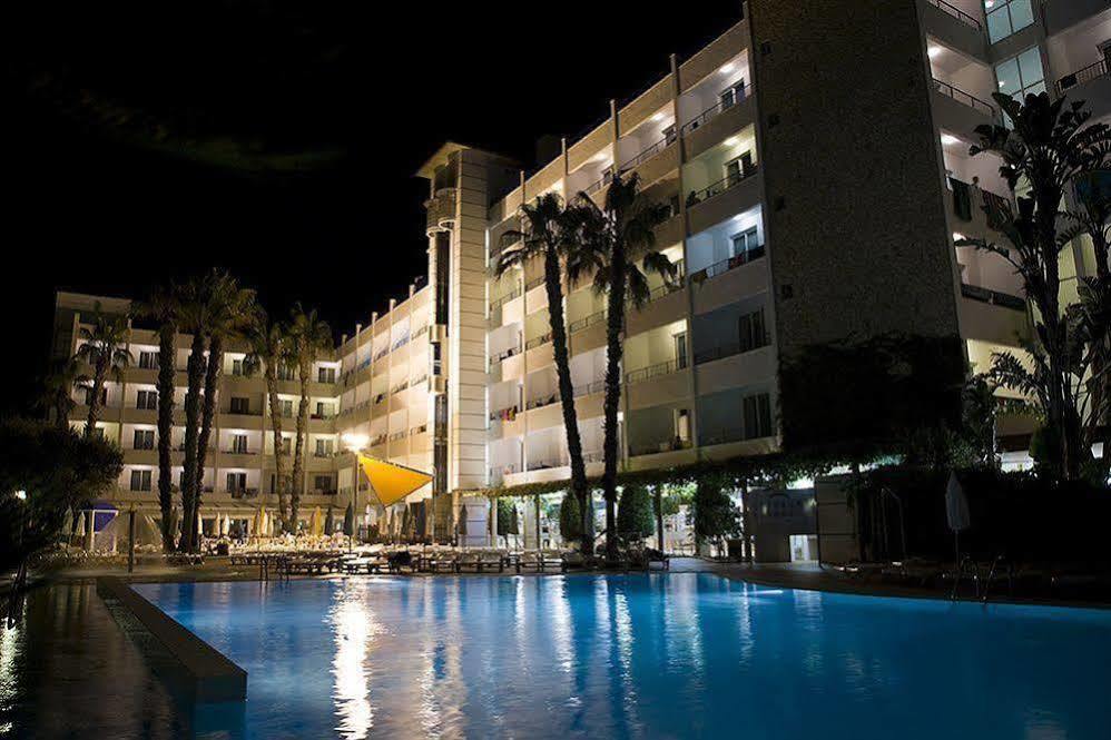 อเลเกรีย ปิเนดา สแปลช Hotel Costa Brava ภายนอก รูปภาพ