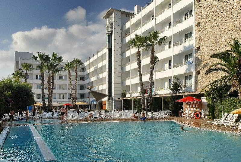 อเลเกรีย ปิเนดา สแปลช Hotel Costa Brava ภายนอก รูปภาพ